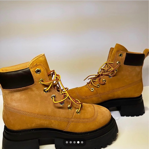 Timberland Platform Tan Boots - Picture 1 of 3